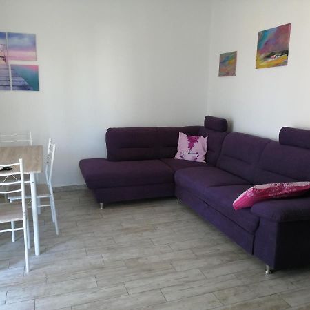 Apartmani Nevera 크르크 외부 사진