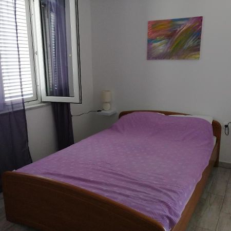 Apartmani Nevera 크르크 외부 사진