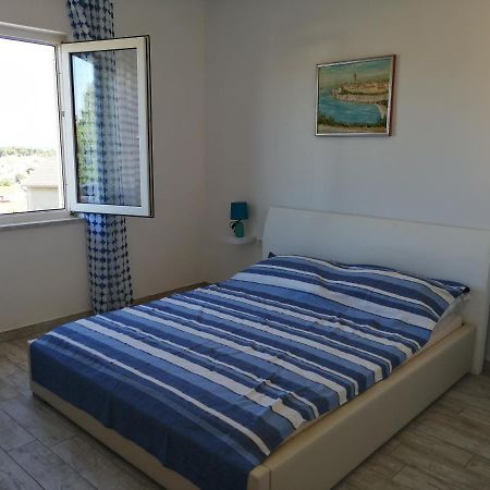 Apartmani Nevera 크르크 외부 사진