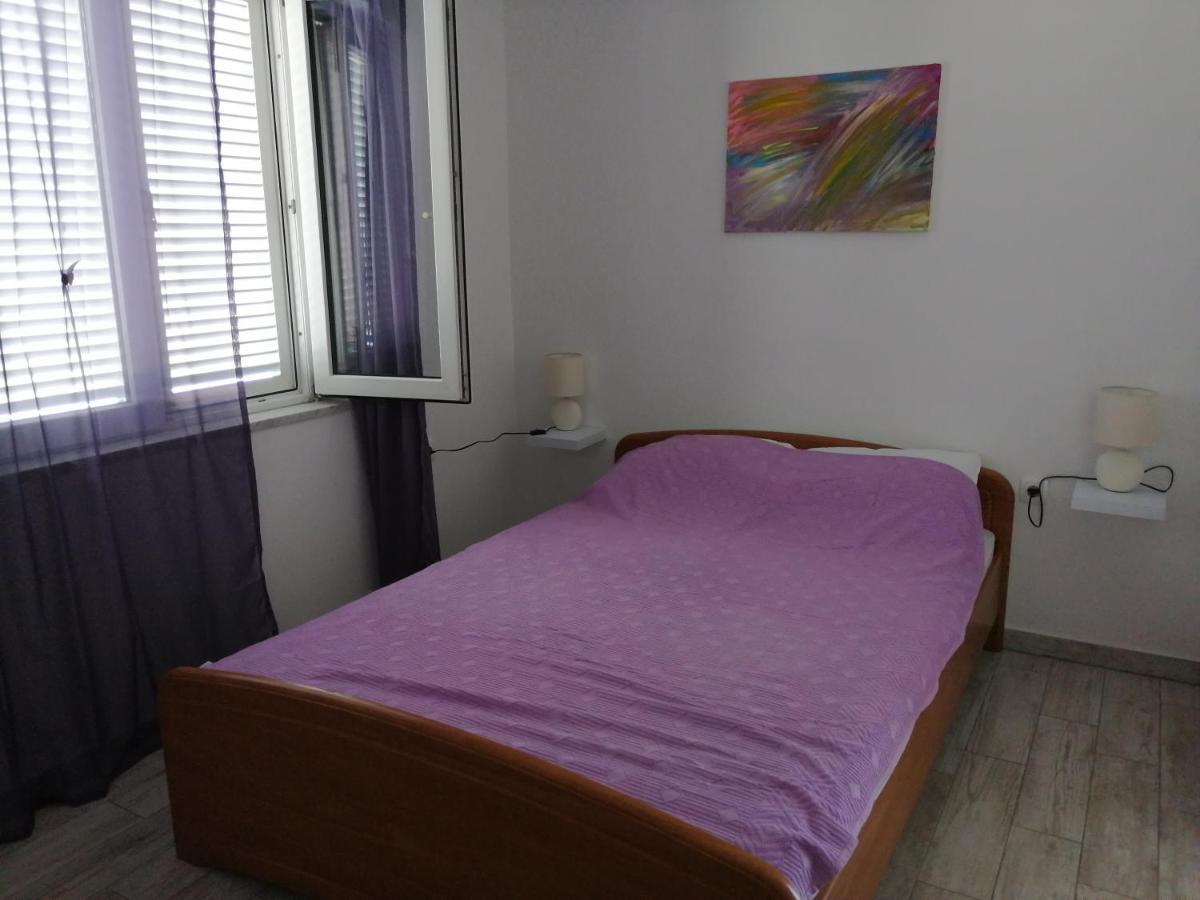 Apartmani Nevera 크르크 외부 사진
