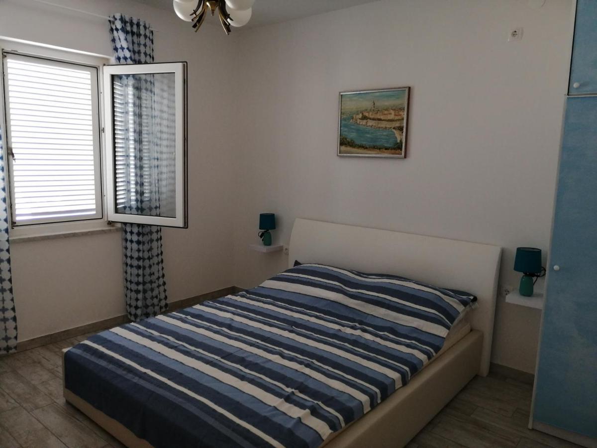 Apartmani Nevera 크르크 외부 사진