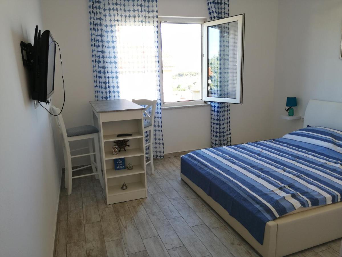 Apartmani Nevera 크르크 외부 사진